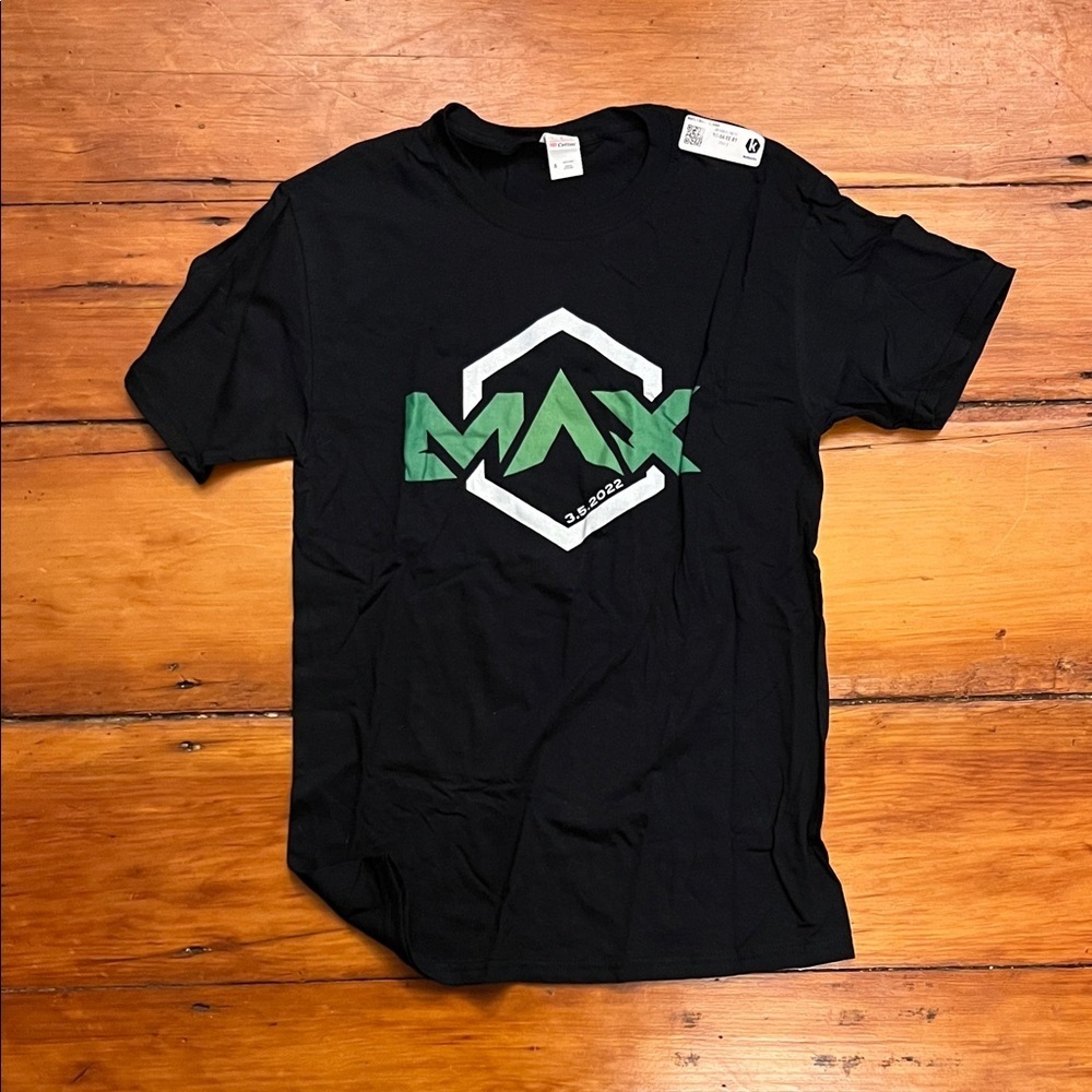 Fruit of the Loom Black Tee with Green Graphic